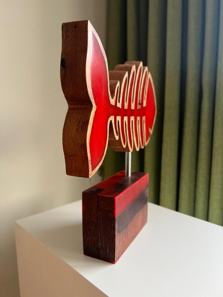 Something Fishy - Red edition de staart